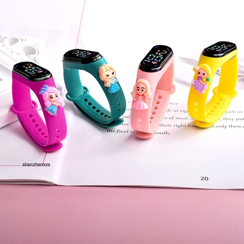Tiktok ระเบิด LED ตุ๊กตานาฬิกาอิเล็กทรอนิกส์ spiderman spot นักเรียนมัธยมต้นกีฬากันน้ําเด็กการ์ตูนนาฬิกาอิเล็กทรอนิกส์ pikachu party ของขวัญ รูปที่ 3