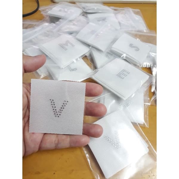 เพชรรีดลายสำเร็จ ABC แยกชิ้นขายเป็นตัว มีครบA-Z สูง 2 cm. กว้างตามสัดส่วน รูปที่ 6