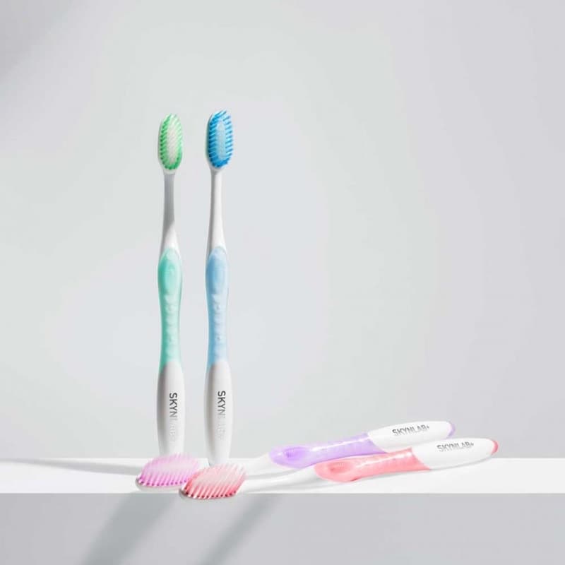 SKYNLAB แปรงสีฟันพรีเมี่ยมสลิมซอฟท์ แพ็ค 4ชิ้น คละสี สกินแล็บ รูปที่ 4