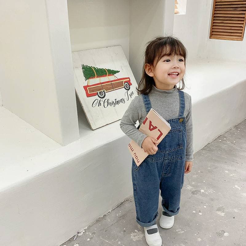 เอี๊ยมยีนส์เด็ก เทห์ดูดีใส่ได้ทั้งน้องผู้หญิงและน้องผู้ชาย 2-8 ขวบ เอี๊ยมยีนส์สียีนส์เข้ม ตรงตามปก รูปที่ 4