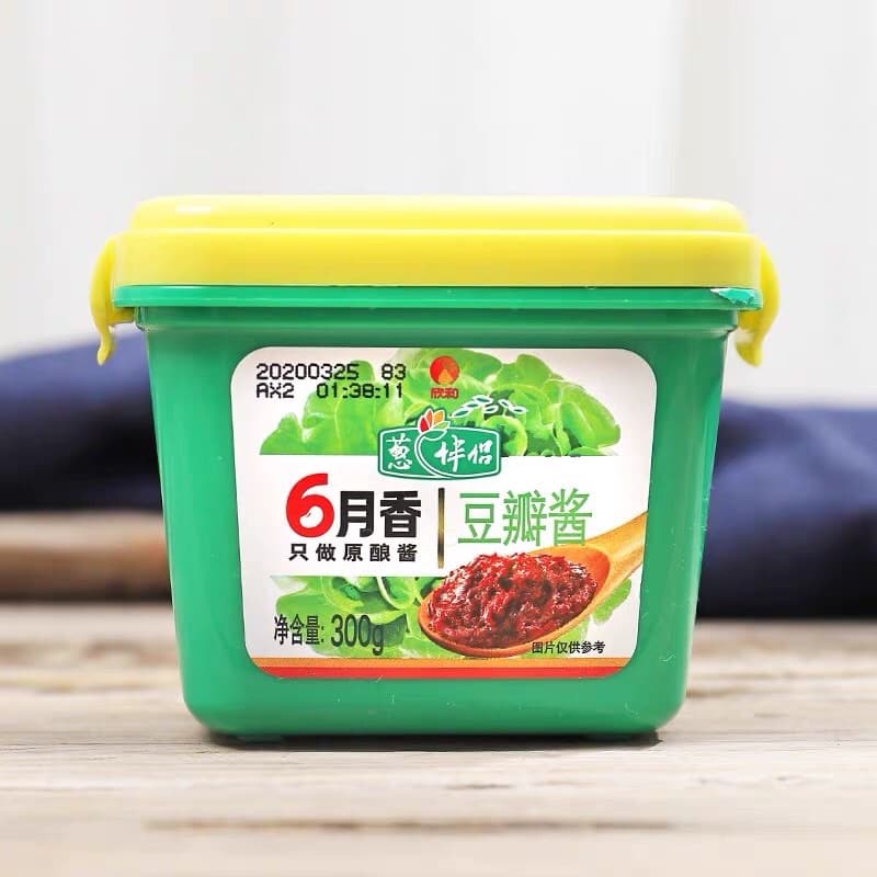 ซอสแพงพวย 300 กรัม葱伴侣6月香豆瓣酱300g รูปที่ 1