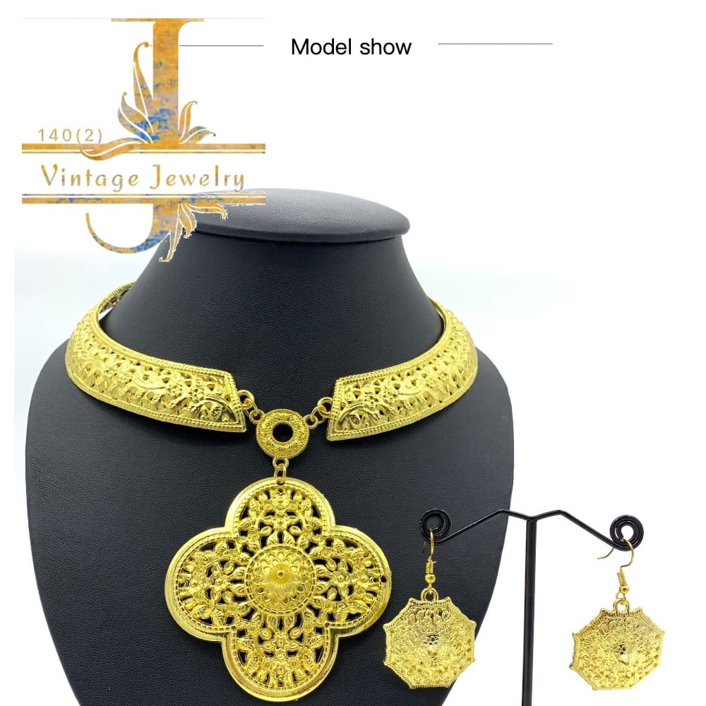 Vintage jewelry สร้อยอีสานชุดล้านนาไทสร้อยเงินต่างหูสีทอง Isaan set Lanna Thai silver gold necklace and earring รูปที่ 6
