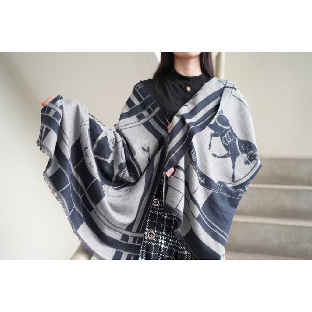 Kiss Me Doll ผ้าพันคอ/ผ้าคลุมใหล่ - คอลเลคชั่น Fleece ลาย Filly ขนาด 180 x 70 cm. รูปที่ 4