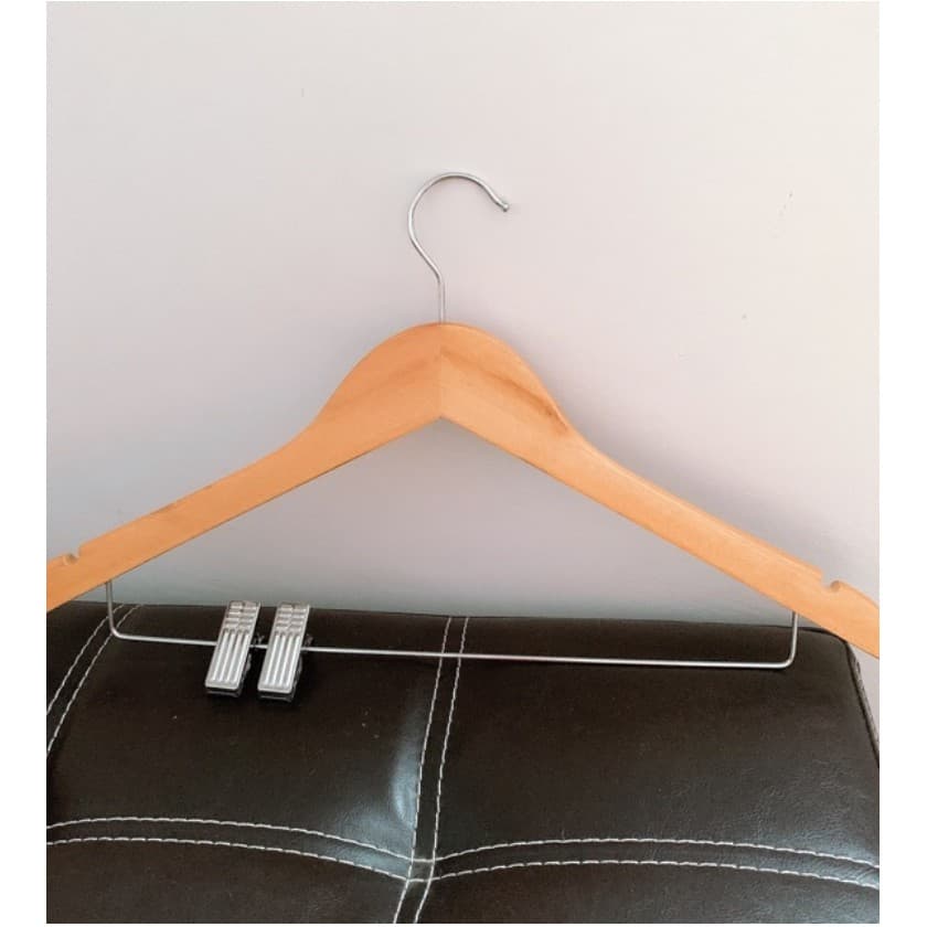 Gina ไม้แขวนเสื้อไม้ทึบพร้อมคลิปเหล็ก 45cm Y-08 รูปที่ 3