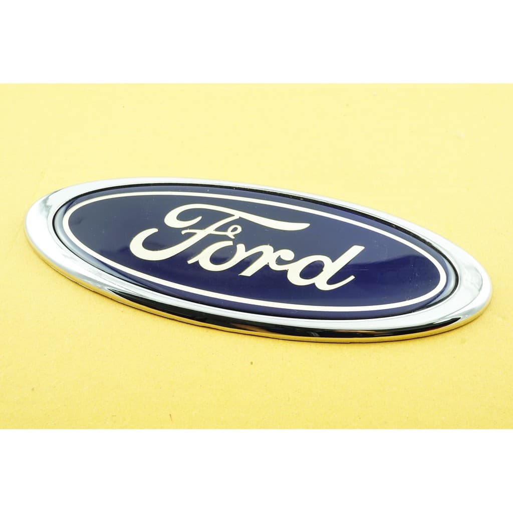 ป้ายโลโก้ FORD พลาสติกตัวหนังสือสีโครเมี่ยม พื้นสีน้ำงิน ขอบโครเมี่ยมมีขาเสียบ ขนาด 22.0X8.6 cm ติดตั้งด้วยเทปกาวสองหน้า รูปที่ 4