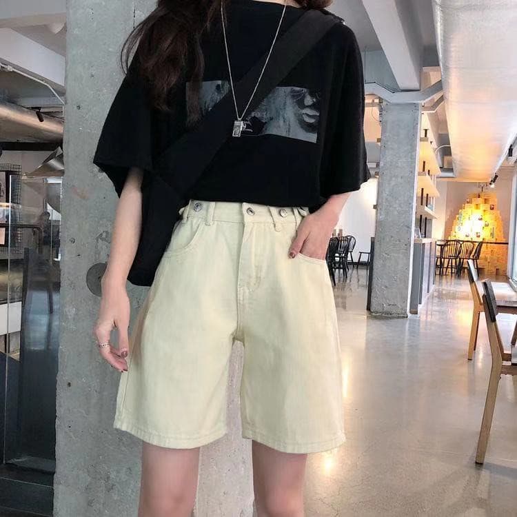 Swan shop แฟชั่นกางเกงยีนส์ขาสั้นสามส่วน​ ด้านข้างปรับกระดุมได้ ทรงสวย สุดฮิตวัยรุ่นมากๆ มีสองสี มาใหม่ค่ะ รูปที่ 4