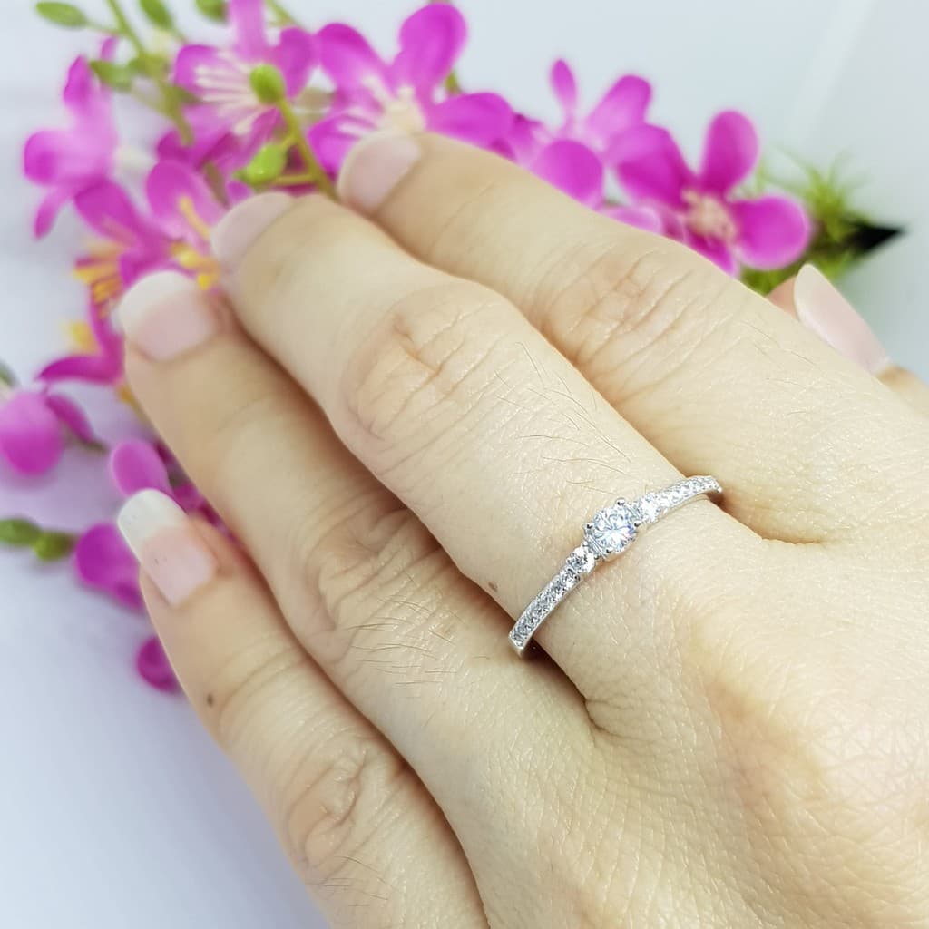 Memorine Jewelry แหวนเงินแท้ 925 ฝังเพชรสวิส : ONLR241 รูปที่ 5