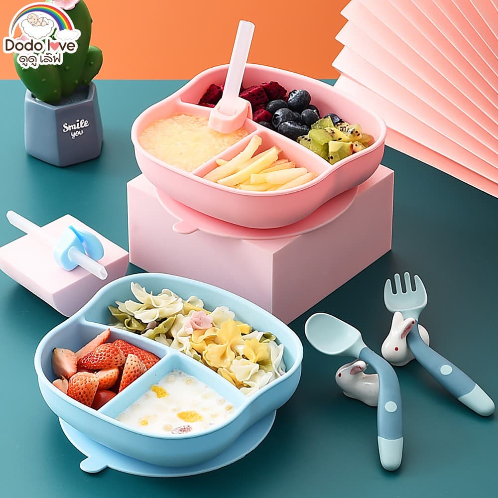 DODOLOVE ชามซิลิโคนดูดโต๊ะ แบ่ง 3 ช่อง พร้อมช้อนซิลิโคนเด็ก ปรับงอได้ 360 องศาและหลอดดูด รูปที่ 1
