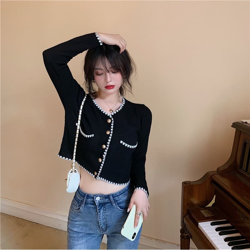 Cicishop" "เสื้อถักแขนยาว กระดุมทอง ใส่แล้วดูแพง สวยหรู รูปที่ 5