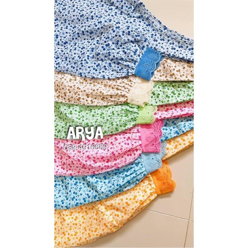 เสื้อคอกระเช้า คละลาย 1ออเดอร์ต่อ1ตัว ผ้าcotton ลายดอกมีกระเป๋า2ข้างเป็นซิบ1ข้างแต่งคอลูกไม้ รูปที่ 4