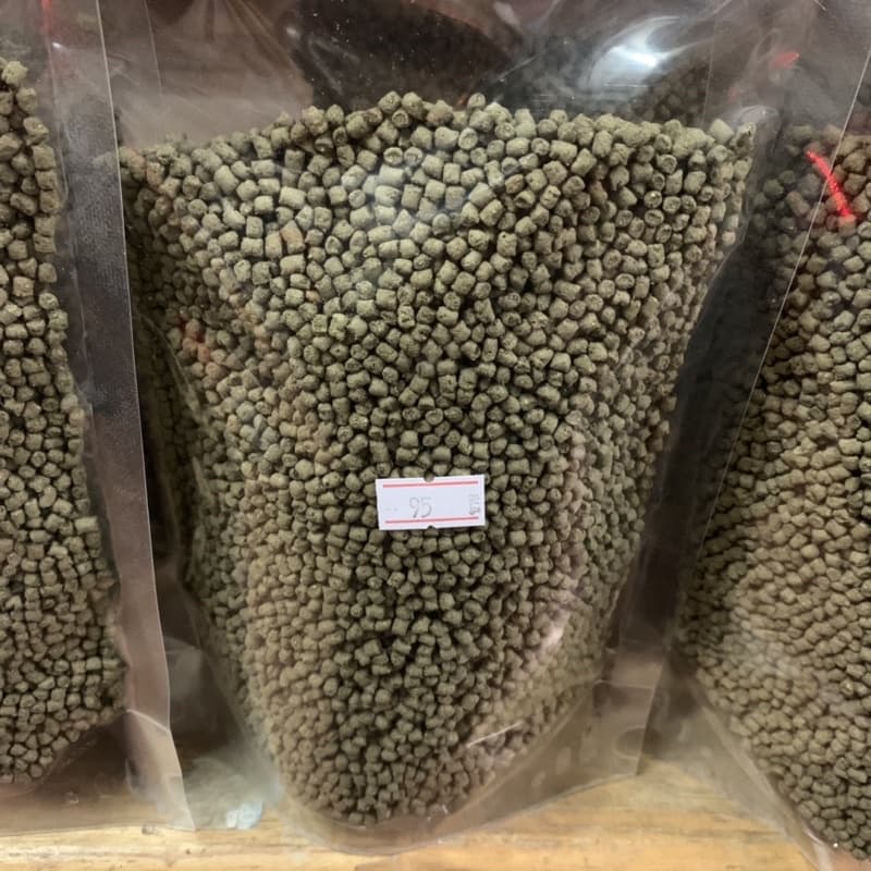 อาหารปลาเม็ดจมผสมสาหร่าย 12% !!!! 300g. เร่งสีเร่งโตพิเศษ ช่วยดูแลน้ำอย่างดี ฟาร์มใช้เยอะ รูปที่ 1