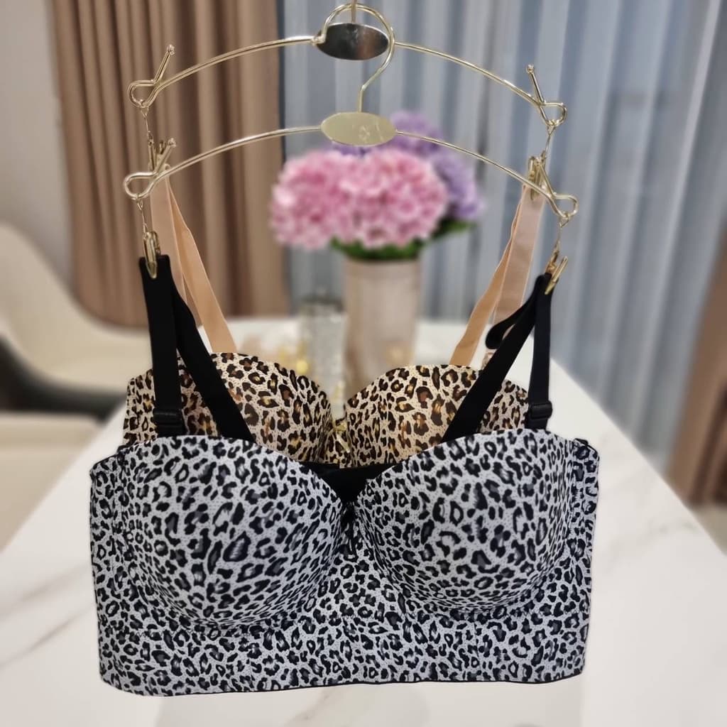 Angel Bra เสื้อในมีโครงทรงเกาะอกครึ่งเต้า สำหรับสาวอวบขนาด 6 ตะขอ ปรับได้ 4 ระดับ รูปที่ 2