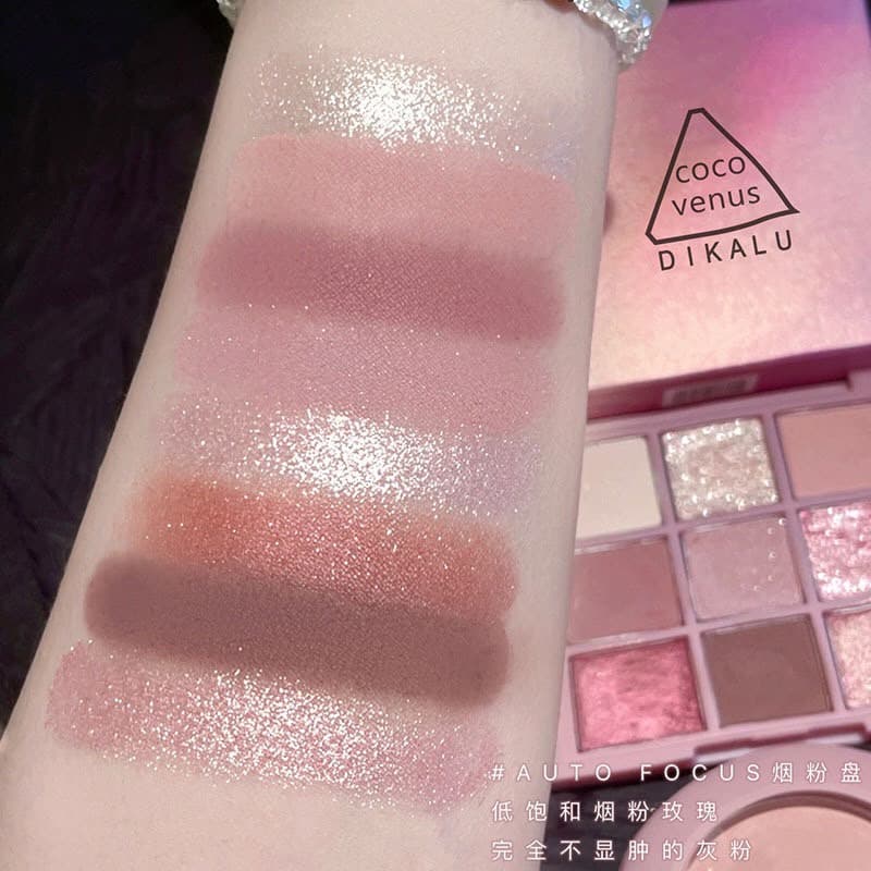 DIKALU COCO VENUS พาเลทอายแชโดว์ 9 สี โทนชมพูนู้ด เนื้อดินน้ำมัน ใยไหม แมทประกายชิมเมอร์ สีสวย ติดทน Eye Shadow รูปที่ 2