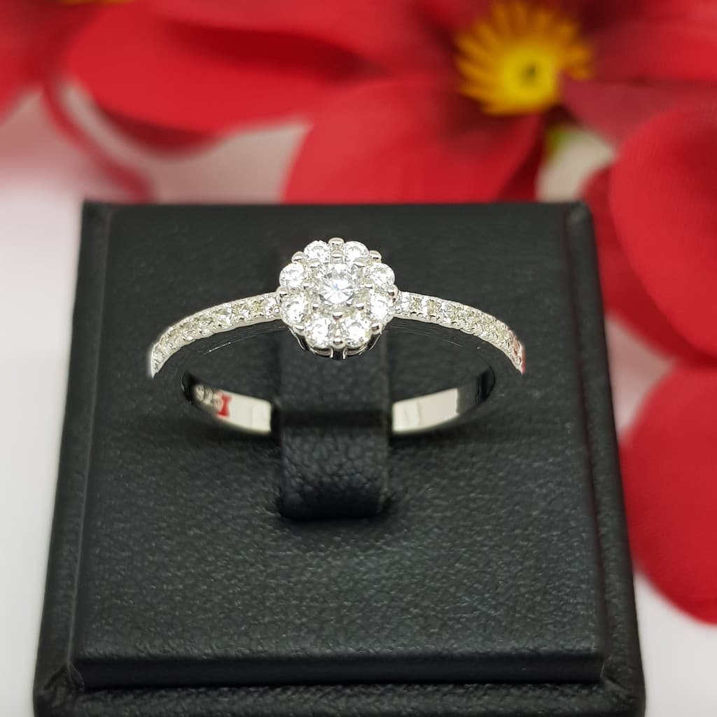 Memorine Jewelry แหวนเงินแท้ 925 ฝังเพชรสวิส : ONLR010 รูปที่ 4