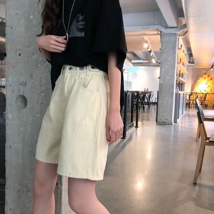 Swan shop แฟชั่นกางเกงยีนส์ขาสั้นสามส่วน​ ด้านข้างปรับกระดุมได้ ทรงสวย สุดฮิตวัยรุ่นมากๆ มีสองสี มาใหม่ค่ะ รูปที่ 5