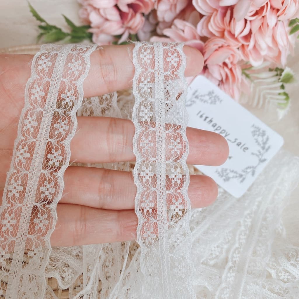 ริบบิ้นลูกไม้ ไม่ยืด สวยมาก เนื้อดี ใช้งานdiy ใช้ทำโบว์ ใช้ตกแต่ง กว้าง2.8ซม. รูปที่ 6