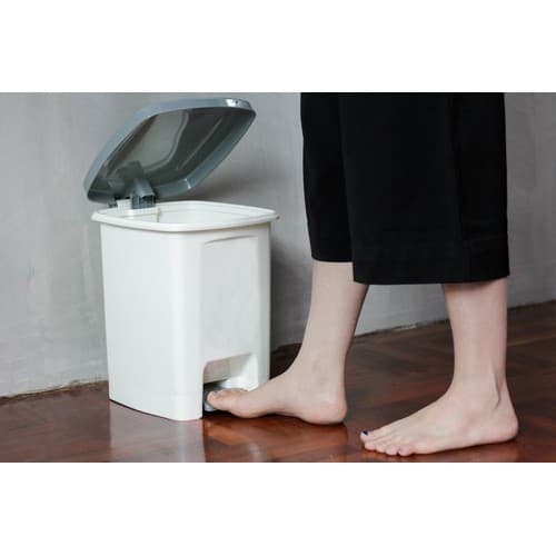 Micronware รุ่น 5667 ถังขยะแบบเท้าเหยียบ Dust Bin ความจุ 11 ลิตร ปราศจากสารก่อมะเร็ง - ไม่มีถังที่ 2 ด้านใน สีเทา / ครีม รูปที่ 6
