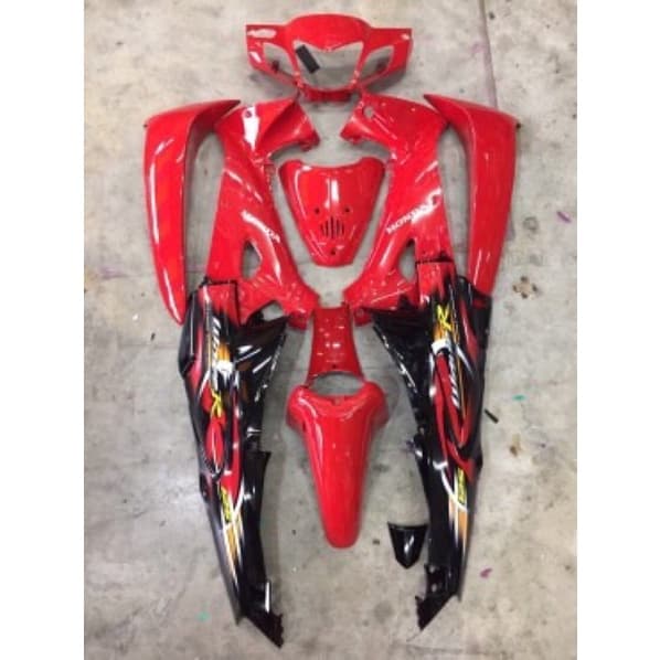 ชุดสี เวฟ 125R สีแดงท้ายดำ กุญแจกลม พร้อมติดสติกเกอร์ วัสดุเอบีเอสแบบหนา รูปที่ 1
