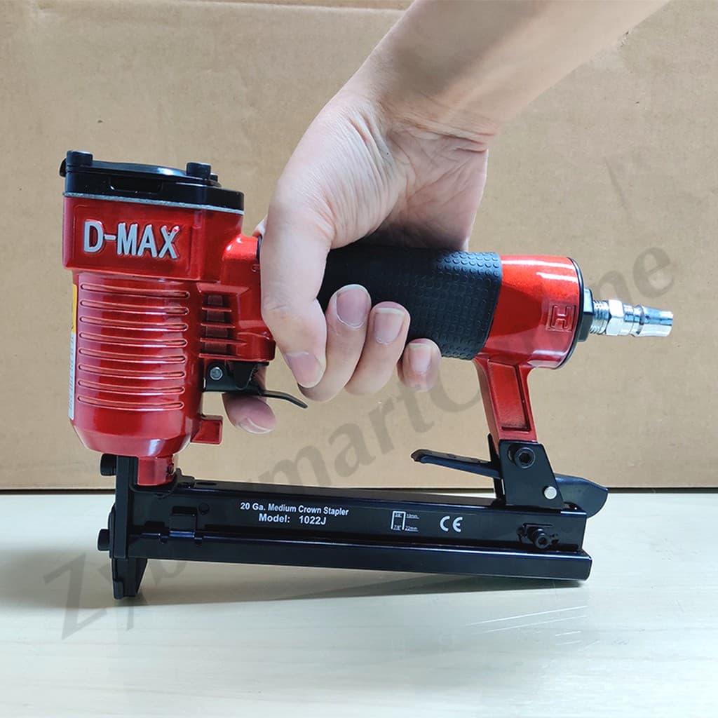 D-MAX : 1022J ปืนลมยิงตะปูขาคู่ กว้าง 10 มิล แม็กลมขาคู่ ปืนลม ปืนยิงตะปู ปืนยิงตะปูลม แม๊กลม แม็คลม แม๊คลม รูปที่ 7