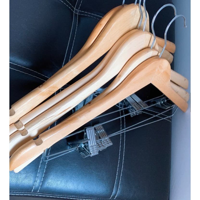 Gina ไม้แขวนเสื้อไม้ทึบพร้อมคลิปเหล็ก 45cm Y-08 รูปที่ 5