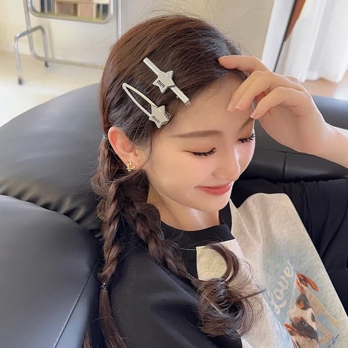 กิ๊บติดผมแฟชั่นเกาหลี รูปดาว ตัวอักษร M Y2K ของขวัญวันเกิด สําหรับนักเรียนผู้หญิง รูปที่ 2