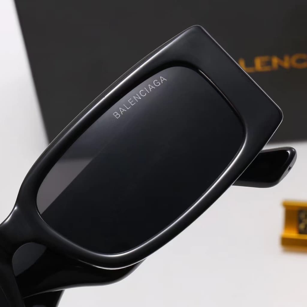 ใหม่ แว่นตากันแดด UV400 7943 ขนาดเล็ก ใส่สบาย หรูหรา สไตล์อิตาลี แฟชั่นสําหรับสตรี เหมาะกับการถ่ายภาพ กลางแจ้ง รูปที่ 4