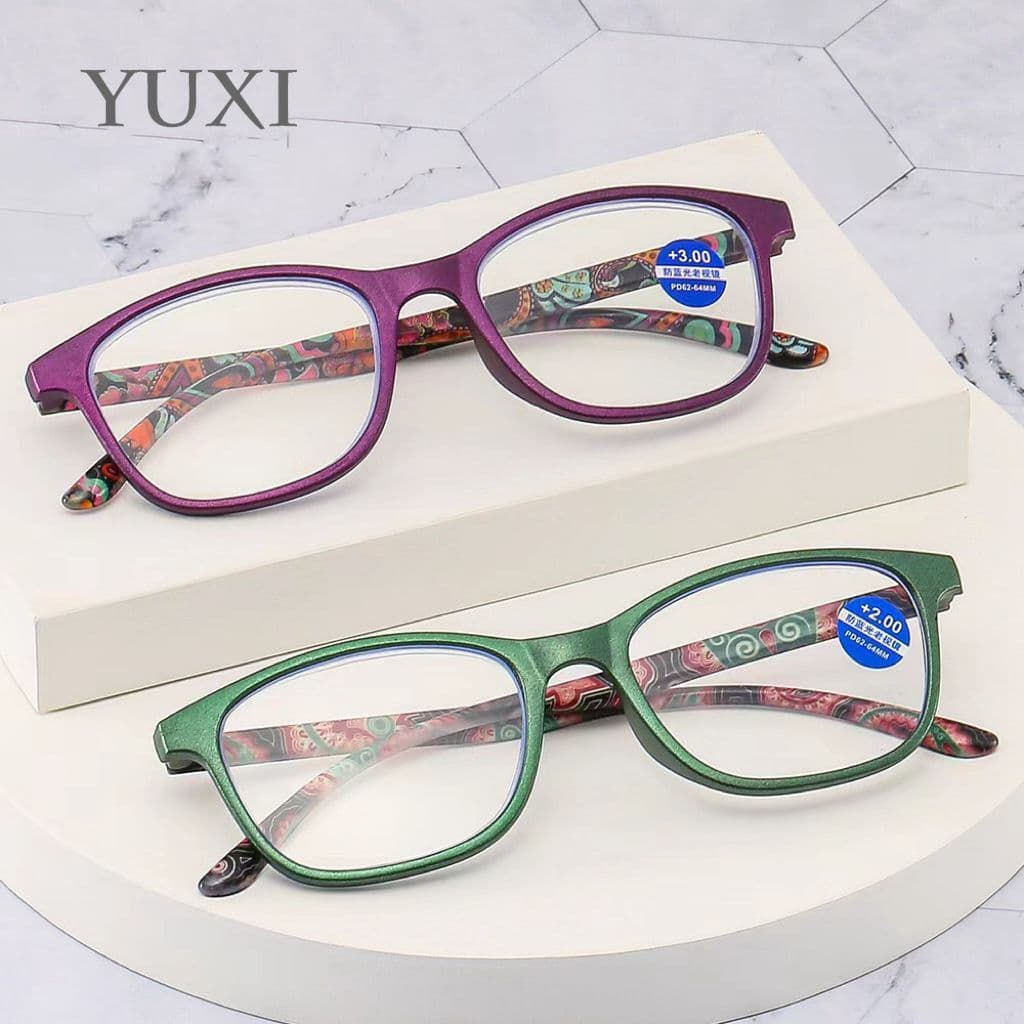 Ready Stock แว่นตาอ่านหนังสือป้องกันแสงสีฟ้าทรงสี่เหลี่ยมลายแฟชั่น แว่นสายตายาววัยกลางคนและผู้สูงอายุ น้ําหนักเบาพิเศษ รูปที่ 1