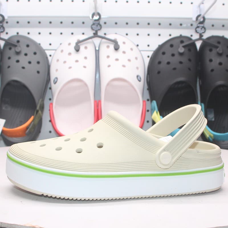 Croc s รองเท้าผู้ชายต้นฉบับ 100% รองเท้าแตะผู้หญิงขนาดบวก 208371 รูปที่ 4