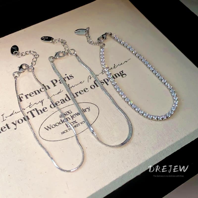DREJEW เดรช 3 ชิ้นซ้อนเพทายสแควร์งูโซ่กระดูกสร้อยข้อมือชุดสามชิ้นสร้อยข้อมือแฟชั่นสไตล์เย็นแสงหรูหราระดับไฮเอนด์เครื่องประดับมือส รูปที่ 2