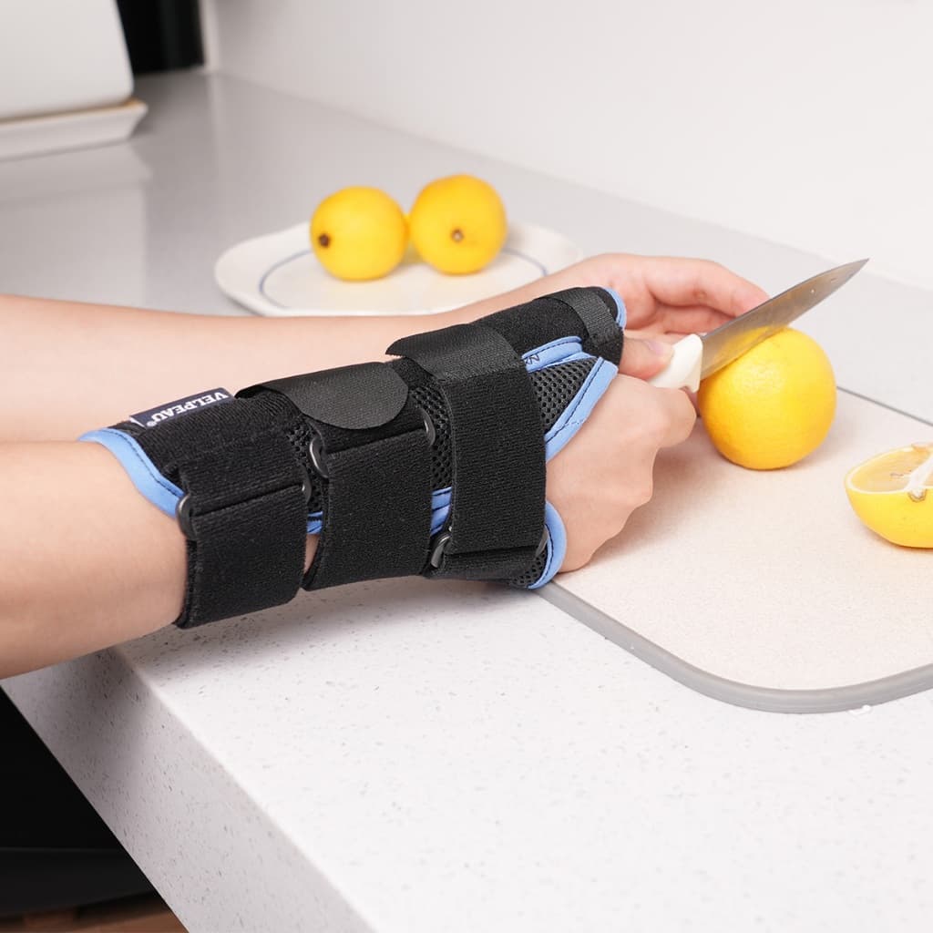 VELPEAU สายรัดข้อมือ Thumb Spica Splint Support สําหรับ Tenosynovitis ของ De Quervain, Carpal Tunnel Syndrorm, โคลงสําหรับโรคข้ออักเสบ, แพลง, กีฬาการบาดเจ็บบรรเทาอาการปวด รูปที่ 9
