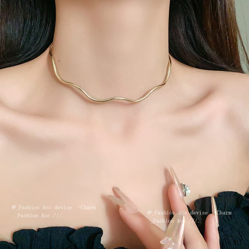 สร้อยคอนีโอจากยุโรปและอเมริกา ดีไซน์เรียบง่ายผสมผสานสไตล์โบฮีMIANและปังก์ สำหรับสาวๆ รูปที่ 1