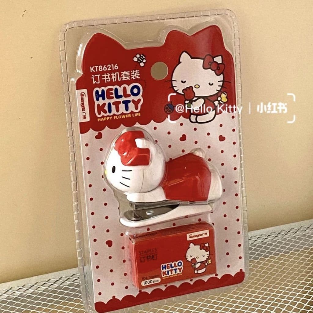 โอยา | Hello kitty Stapler ชุดเย็บกระดาษพกพาขนาดเล็กพร้อมลวดเย็บ 1,000 เส้น รูปที่ 3