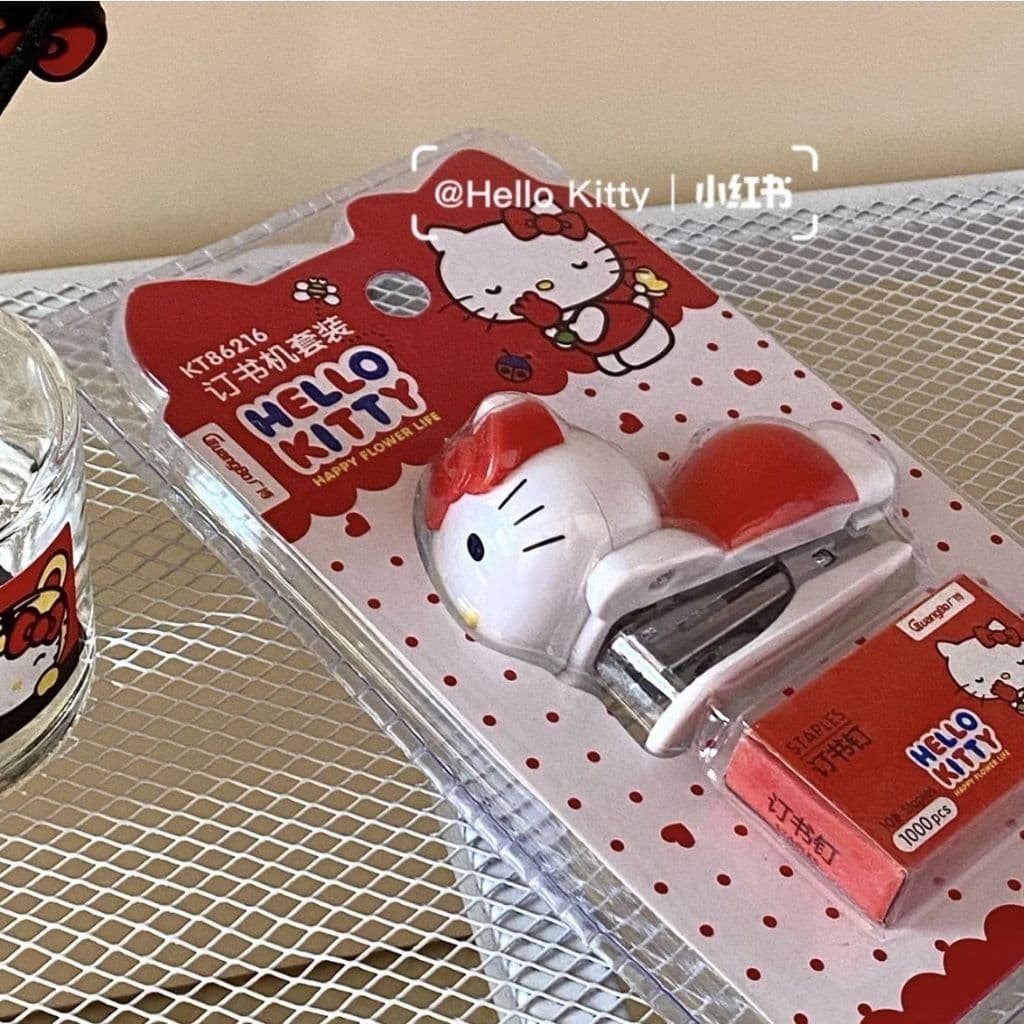 โอยา | Hello kitty Stapler ชุดเย็บกระดาษพกพาขนาดเล็กพร้อมลวดเย็บ 1,000 เส้น รูปที่ 2