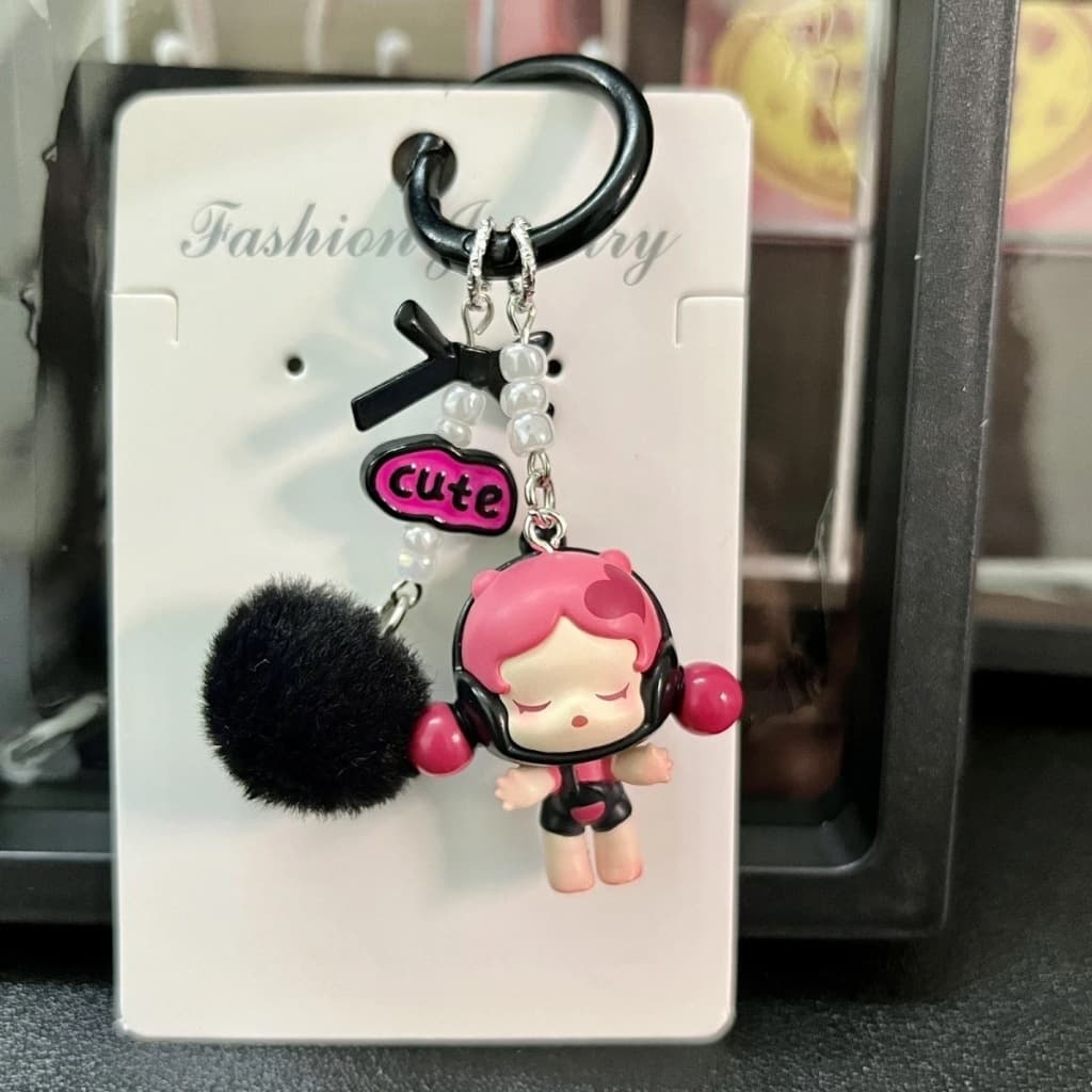 Popmart popbean Skull panda เสน่ห์โทรศัพท์แขวนตกแต่งสําหรับกระเป๋าโทรศัพท์ของขวัญสําหรับวันเกิดหญิง รูปที่ 6