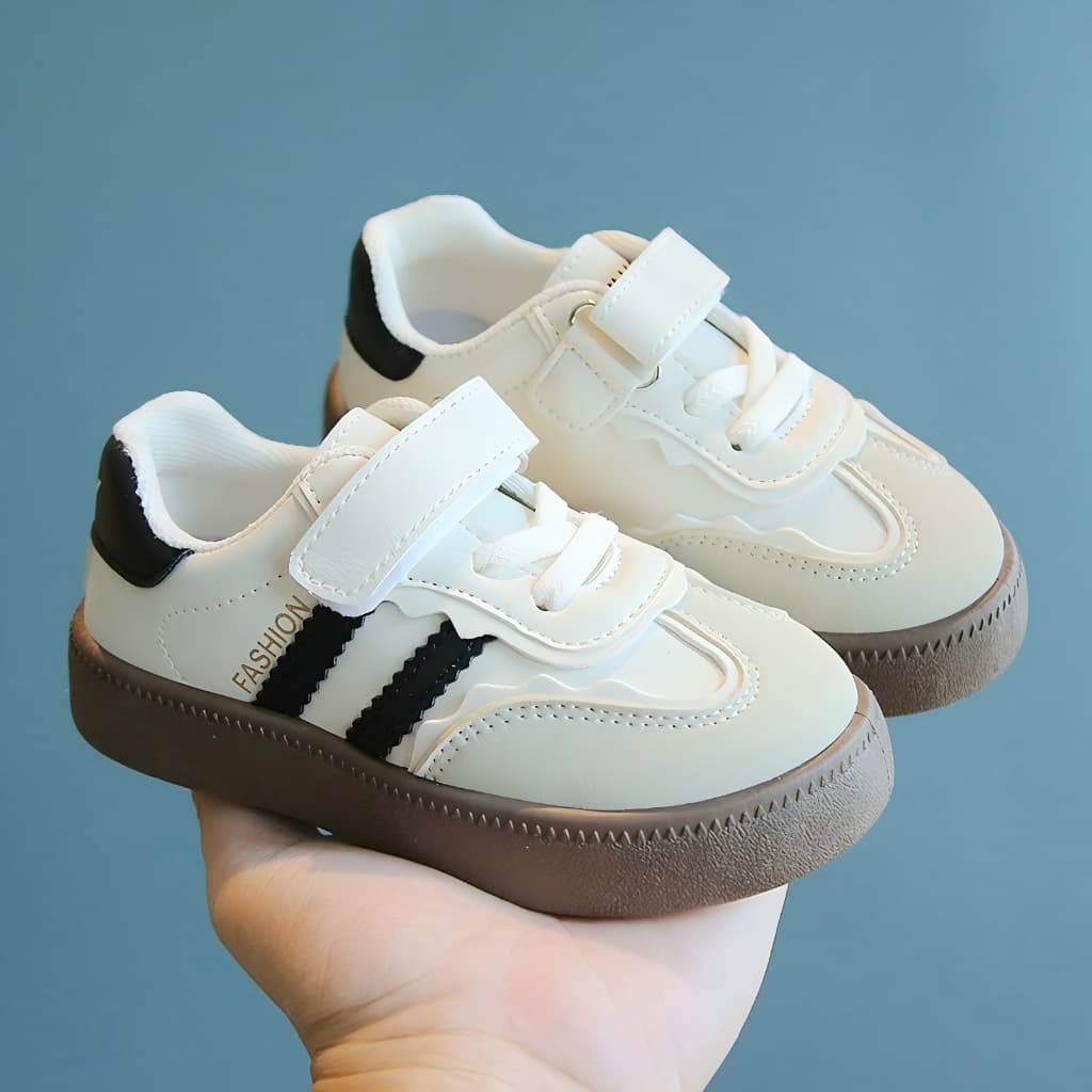 SUGE รองเท้ากีฬา รองเท้าผ้าใบลําลอง พื้นนิ่ม สีขาว สําหรับเด็กผู้ชาย และเด็กผู้หญิง รูปที่ 3