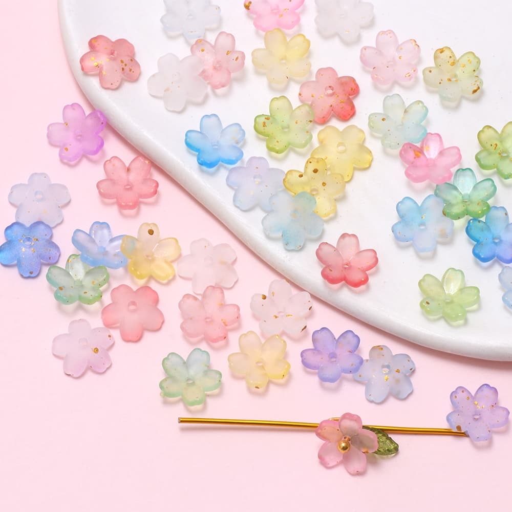 50ชิ้นผสมสีดอกซากุระเคลือบทองโรยอะคริลิดอกไม้หมวกลูกปัดทําเองแฮนด์เมดสร้อยข้อมืออุปกรณ์เสริม รูปที่ 1