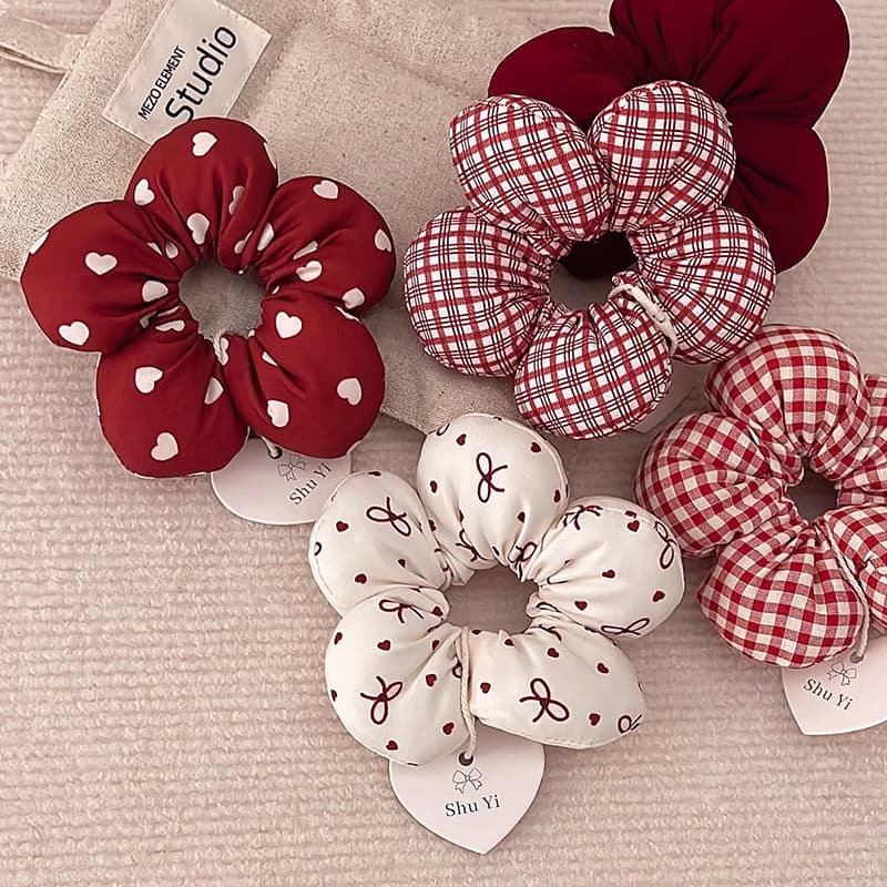สไตล์ใหม่สีแดงดอกไม้ Scrunchy ผม Tie หญิงฟองน้ํายืดหยุ่นสูงทนทาน Tie Scalp ยาง Band รูปที่ 4