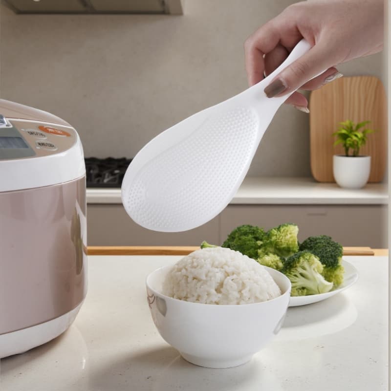 ทัพพีตักข้าวพลาสติก - ไม่ติดข้าวและทนความร้อน | Non-Stick & Heat-Resistant Rice Scoop with Ergonomic Handle รูปที่ 8