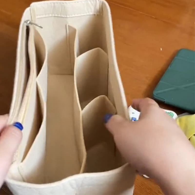 For Gentle Women CANVAS TOTE Bag Organizer กระเป๋าผ้าสักหลาด กระเป๋าเครื่องสําอาง รูปที่ 3