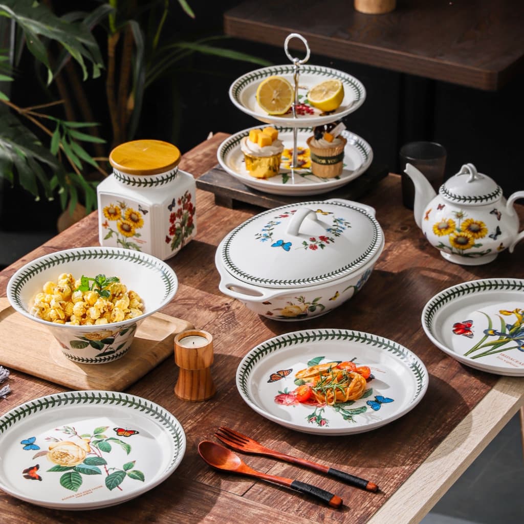 HongDian Portmeirion ชุดน้ำชายามบ่ายเซรามิก ceramic porcelain tea set ประกอบด้วยชามหูคู่ bowl จาน plate กาน้ำชา teapot โถ jar ลายดอกไม้เคลือบใต้เคลือบ underglaze ดีไซน์หรูหรา วัสดุคุณภาพสูง ปลอดภัยต่ออาหาร ทนความร้อน สีไม่ซีดจาง ใช้กับ microwave oven รูปที่ 1