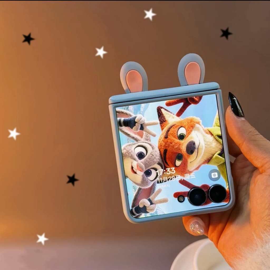 เคสโทรศัพท์สุดน่ารักสำหรับ Samsung Z Flip 5, Z Flip 6, Z Flip 7, Z Flip 7 FE พร้อมสายคล้อง, แม่เหล็กตรงกลาง และหูกระต่ายและจิ้งจอกสุดน่ารัก รูปที่ 6