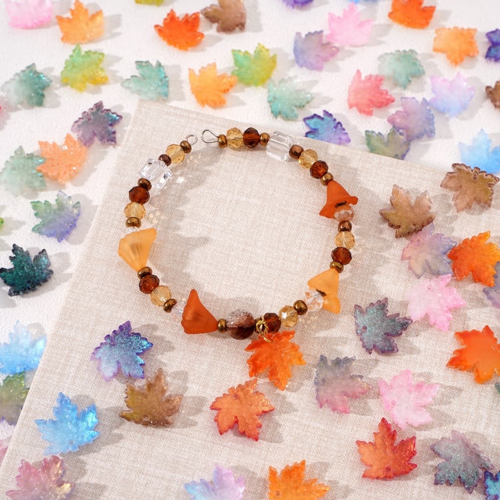 10 ชิ้นที่มีสีสันไล่โทนสีสร้อยข้อมือใบเมเปิ้ลจี้ ทําเอง เครื่องประดับธีมฤดูใบไม้ร่วง รูปที่ 9