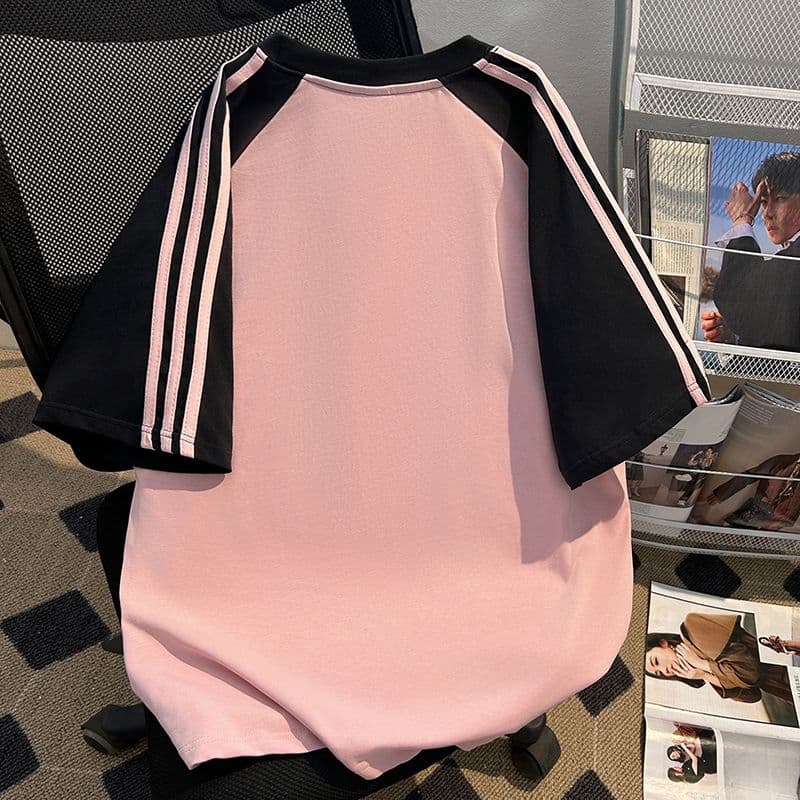 NASA เสื้อยืดแขนสั้น ฤดูร้อน สีชมพู-ดำ ทรงหลวม ดีไซน์ดั้งเดิม ลายแมวบนขอบหน้าต่าง เรียบง่าย น่ารัก เสื้อ ยูนิเซ็กส์ YG438 รูปที่ 2