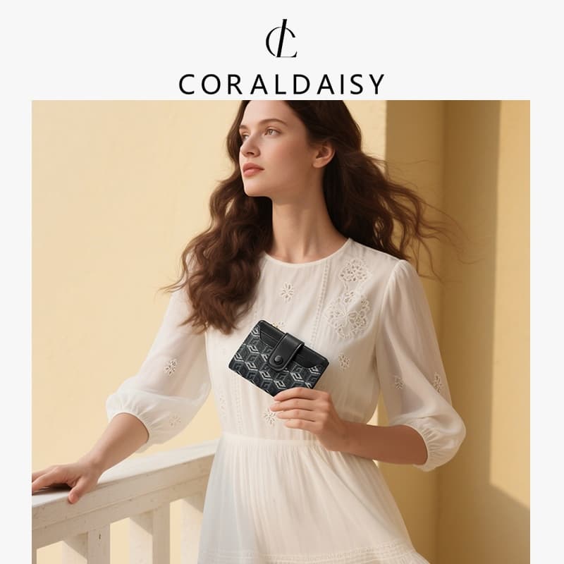 CORALDAISY สินค้าใหม่ปี 2026 กระเป๋าสตางค์แบบพับสองทบ ที่ใส่บัตรหนังสุดหรู ช่องใส่บัตรหลายช่อง รูปที่ 2