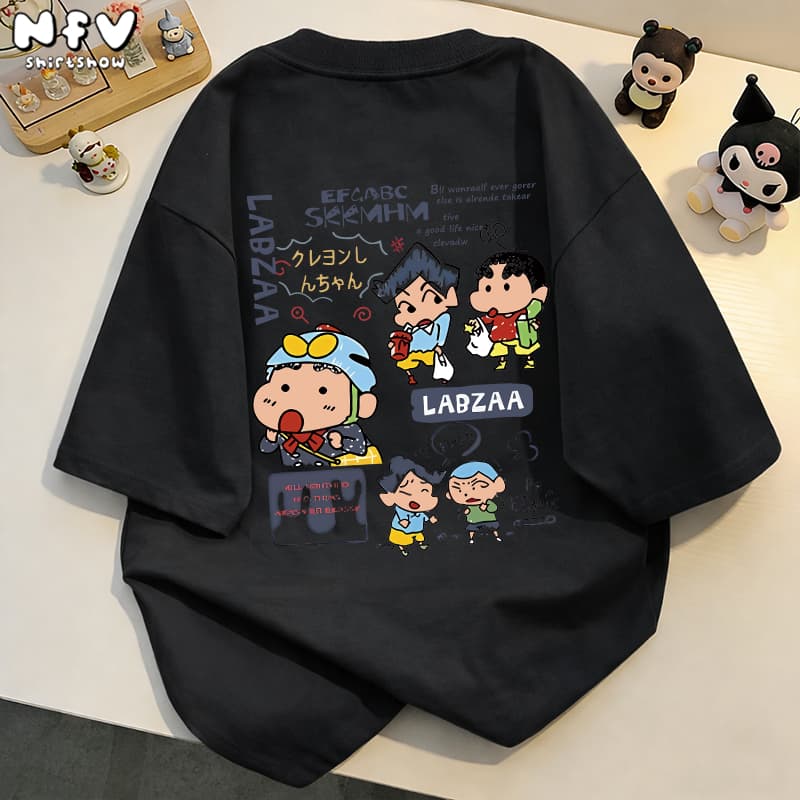 NFV ลายพิมพ์ชินจัง เสื้อยืดแขนสั้นคอกลม ทรงหลวม ผ้าคอตตอน 100% ระบายอากาศ ใส่สบาย YG1077 รูปที่ 3