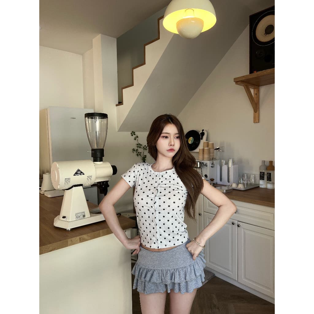 B&R จัดส่งจากไทย เสื้อยืดคอกลมแขนสั้นลายจุดสำหรับผู้หญิง เสื้อตัวบนทรงเข้ารูป สไตล์เกาหลีน่ารัก รูปที่ 4