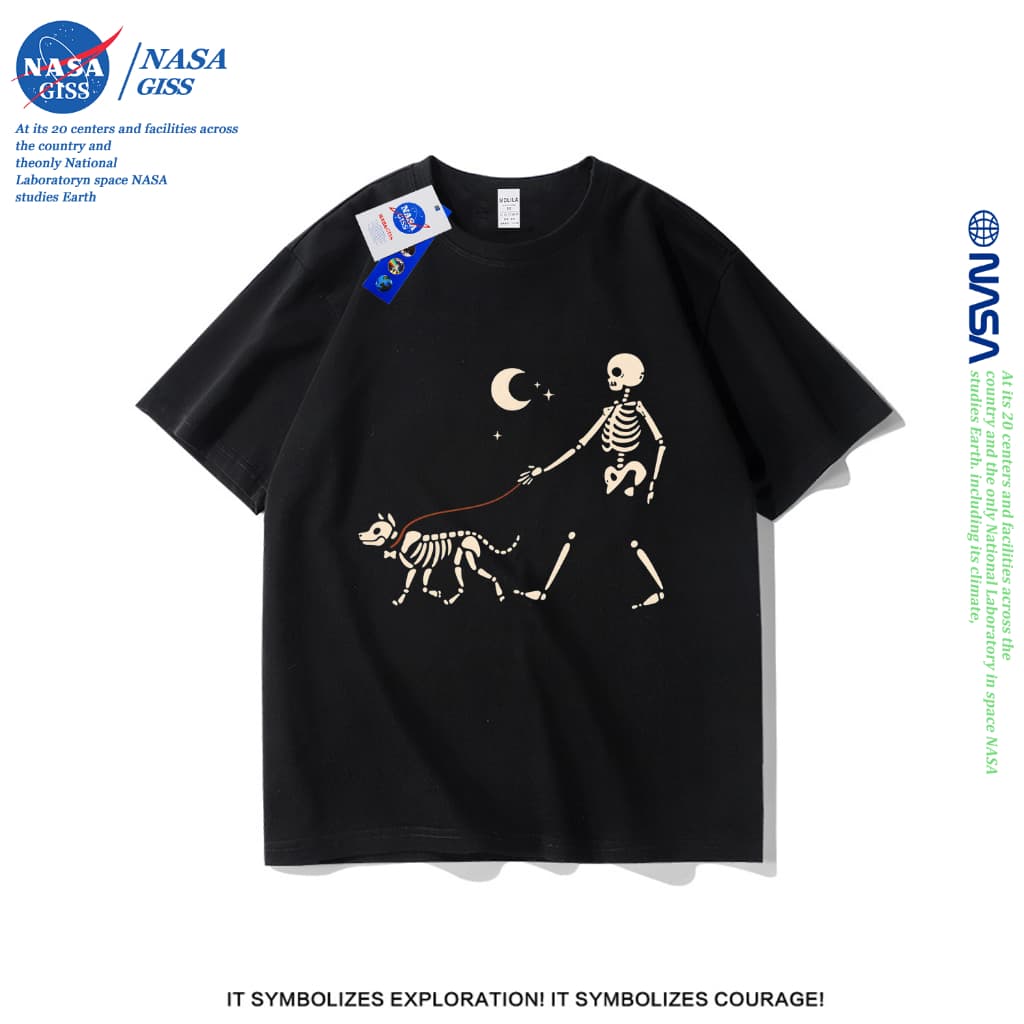 NASA เสื้อยืดชายหญิงแขนสั้น สตรีทฮิปฮอป summer Traveling at night พิมพ์ลาย คอตตอน คอกลม หลวมและระบายอากาศ รูปที่ 1