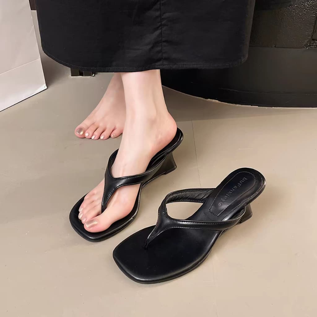 รองเท้าแตะคีบส้นเอียงแฟชั่น ส้นลาดสวยๆ ไม่กดเท้า ใส่ประจำวัน Women wedge heel slide sandals รูปที่ 7
