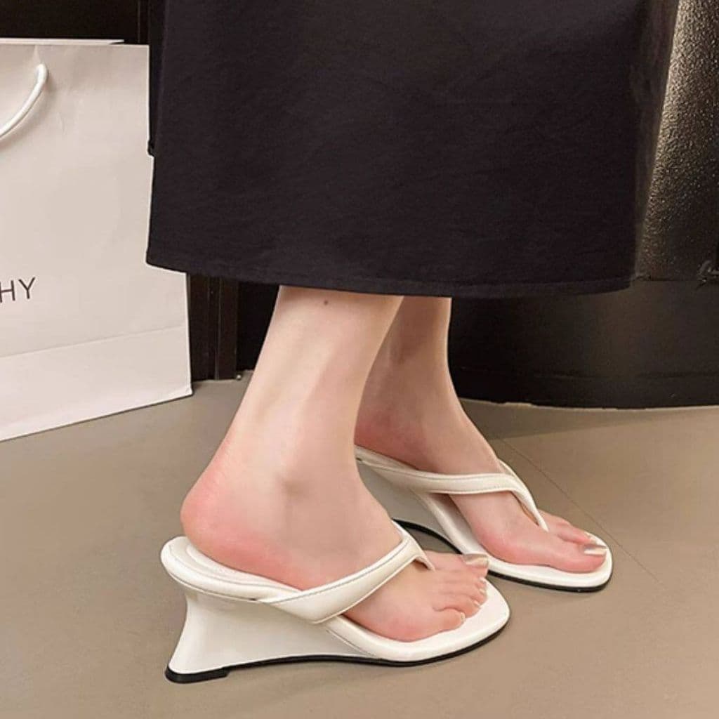 รองเท้าแตะคีบส้นเอียงแฟชั่น ส้นลาดสวยๆ ไม่กดเท้า ใส่ประจำวัน Women wedge heel slide sandals รูปที่ 6