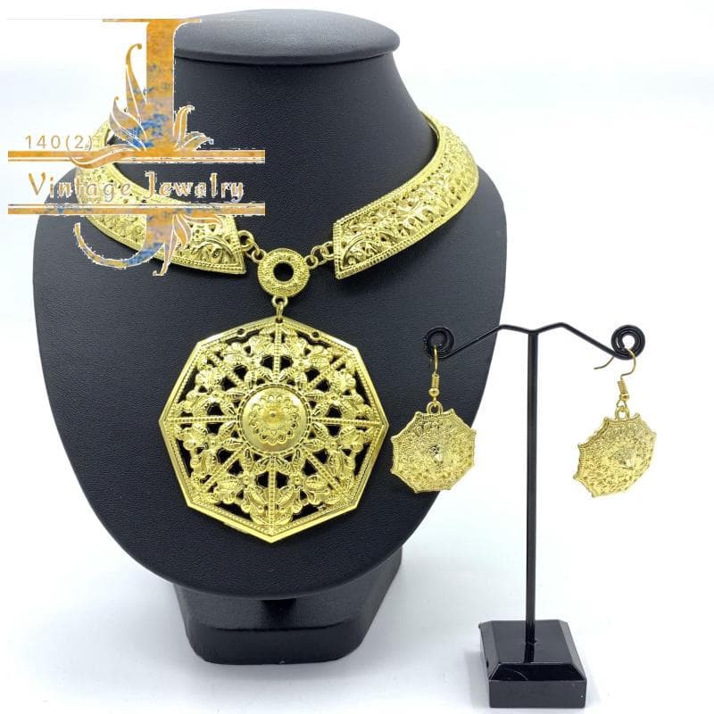 Vintage jewelry สร้อยอีสานชุดล้านนาไทสร้อยเงินต่างหูสีทอง Isaan set Lanna Thai silver gold necklace and earring รูปที่ 3